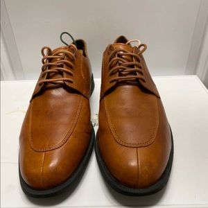 Cole Haan Men Shoes Sz 8.5 Color Tan or Champagne good condition.